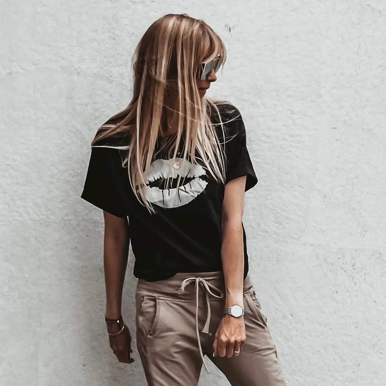 Boxy black lips tee *boxy relaxed fit*